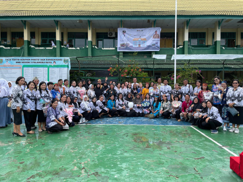 UPACARA HARI GURU SMKN 3 PALANGKA RAYA A