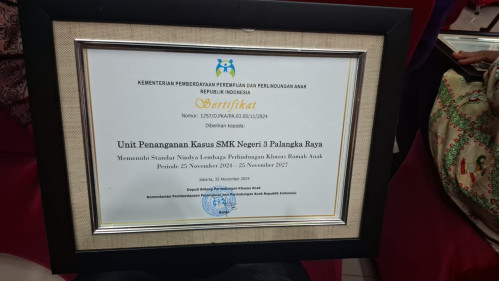 PENGHARGAAN SEKOLAH RAMAH ANAK