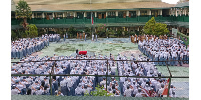 HARI PERTAMA MASUK SEKOLAH PASCA LEBARAN, SMKN-3 PALANGKA RAYA GELAR UPACARA BENDERA