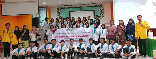 SOSIALISASI KEWIRAUSAHAAN PDPWM UNIVERSITAS PALANGKA RAYA DI SMKN 3 PALANGKA RAYA